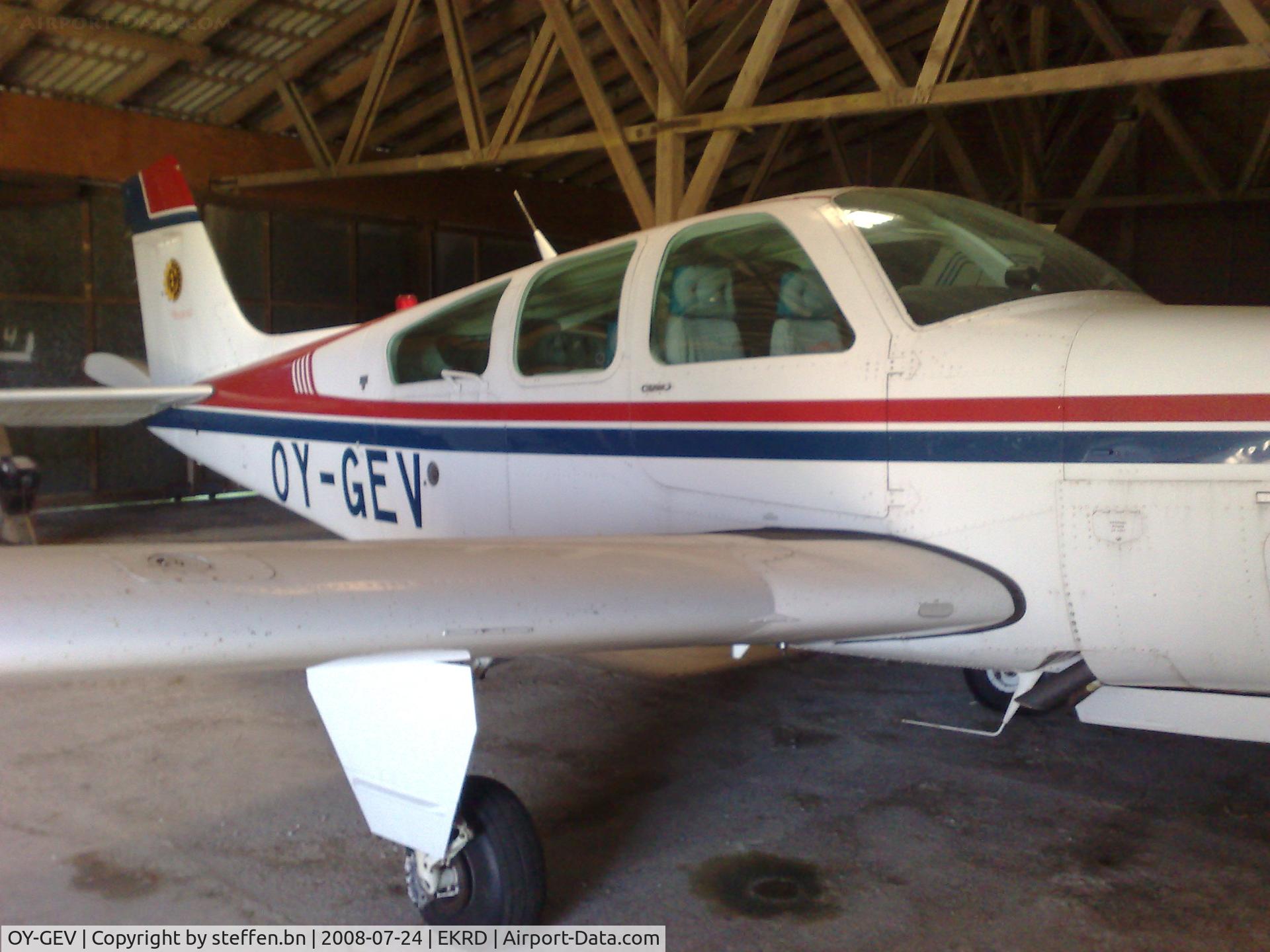 OY-GEV, 1989 Beech F33A Bonanza Bonanza C/N CE-1370, ddd
