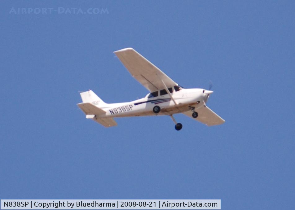 N838SP, 2001 Cessna 172S C/N 172S8736, Flying over Littleton Colorado.