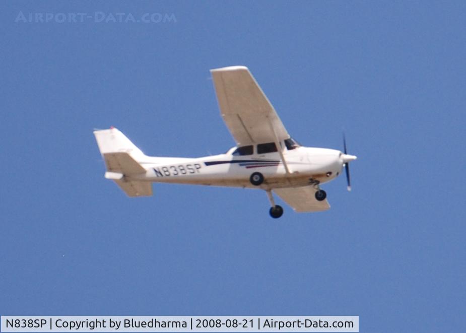N838SP, 2001 Cessna 172S C/N 172S8736, Flying over Littleton Colorado.