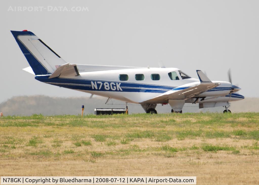 N78GK, 1976 Beech B-60 Duke C/N P-401, Position and hold for 17L.