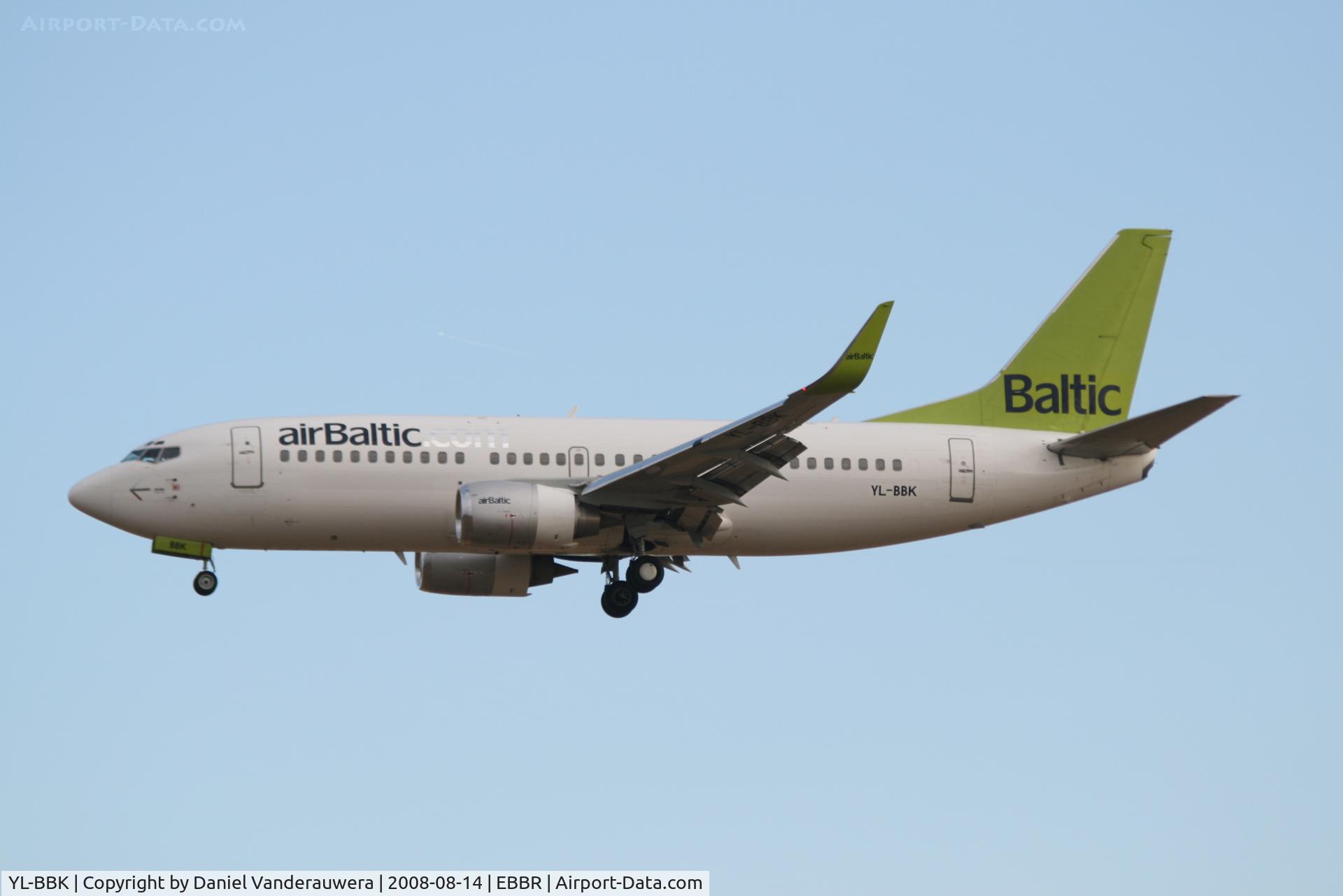 YL-BBK, 1998 Boeing 737-33V C/N 29332, flight BT601 is descending to rwy 25L