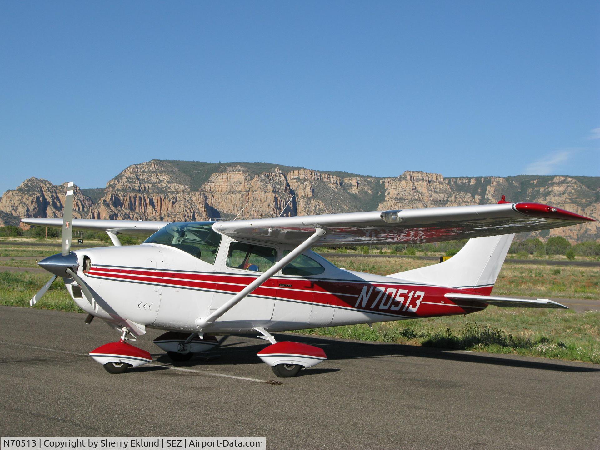 N70513, 1968 Cessna 182L Skylane C/N 18259284, On the ramp at Sedona