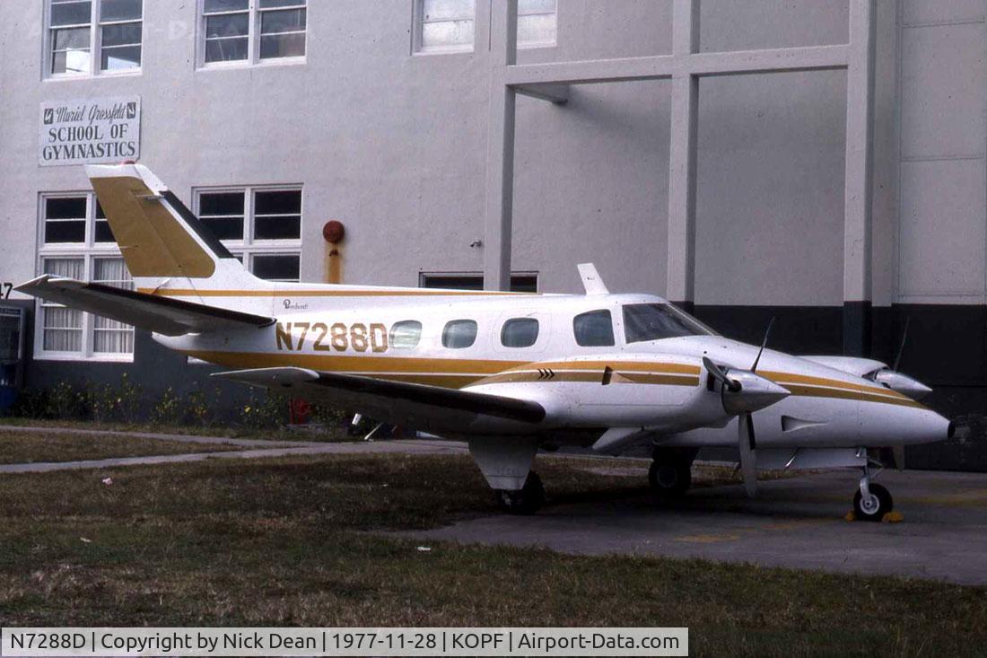 N7288D, 1970 Beechcraft 60 Duke C/N p-81, My early days of spotting
