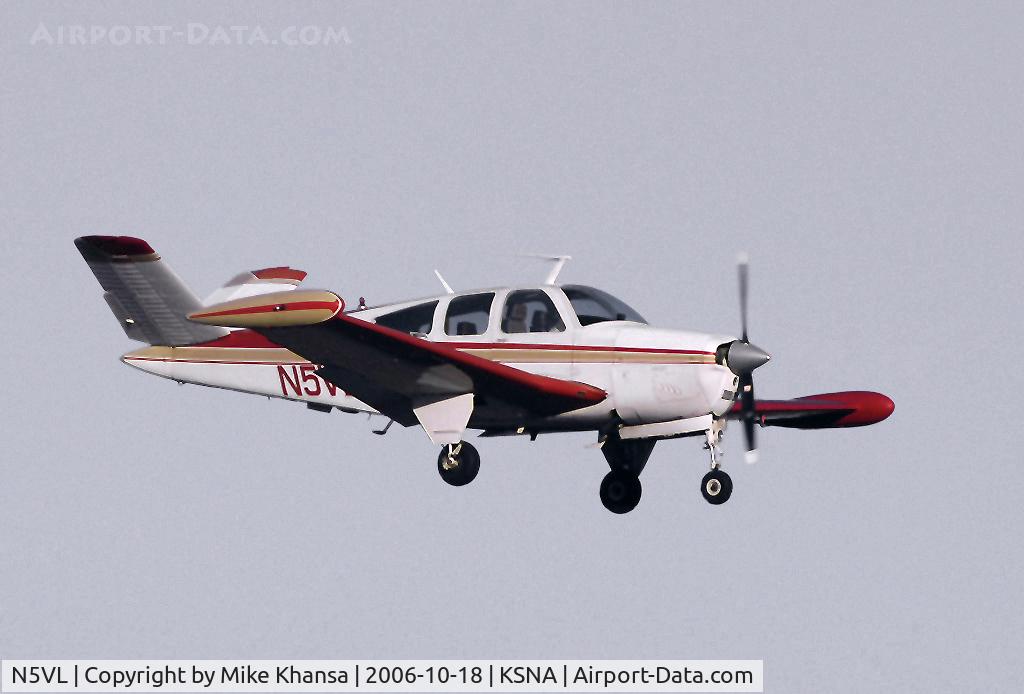 N5VL, 1979 Beech V35B Bonanza C/N D-10223, Beechcraft Bonanza V35B on short final.