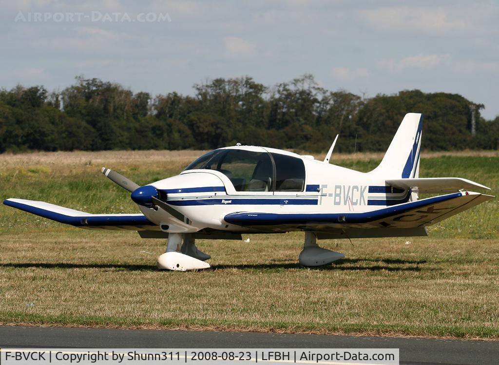 F-BVCK, Robin DR-400-180 Regent Regent C/N 912, Parked in the grass