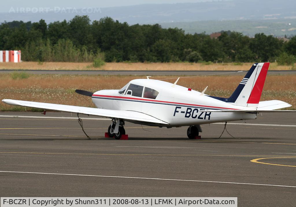 F-BCZR, Piper PA-24-260 Comanche C/N 24-4196, Parked here...