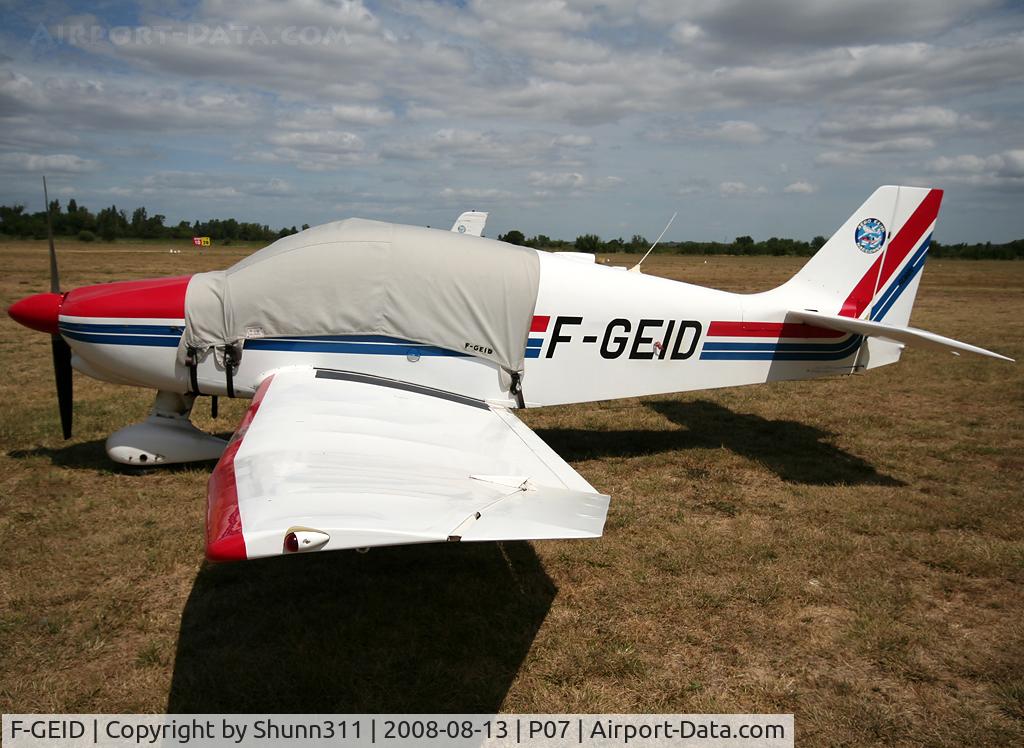 F-GEID, Robin DR-400-140B Major C/N 1677, Parked here...