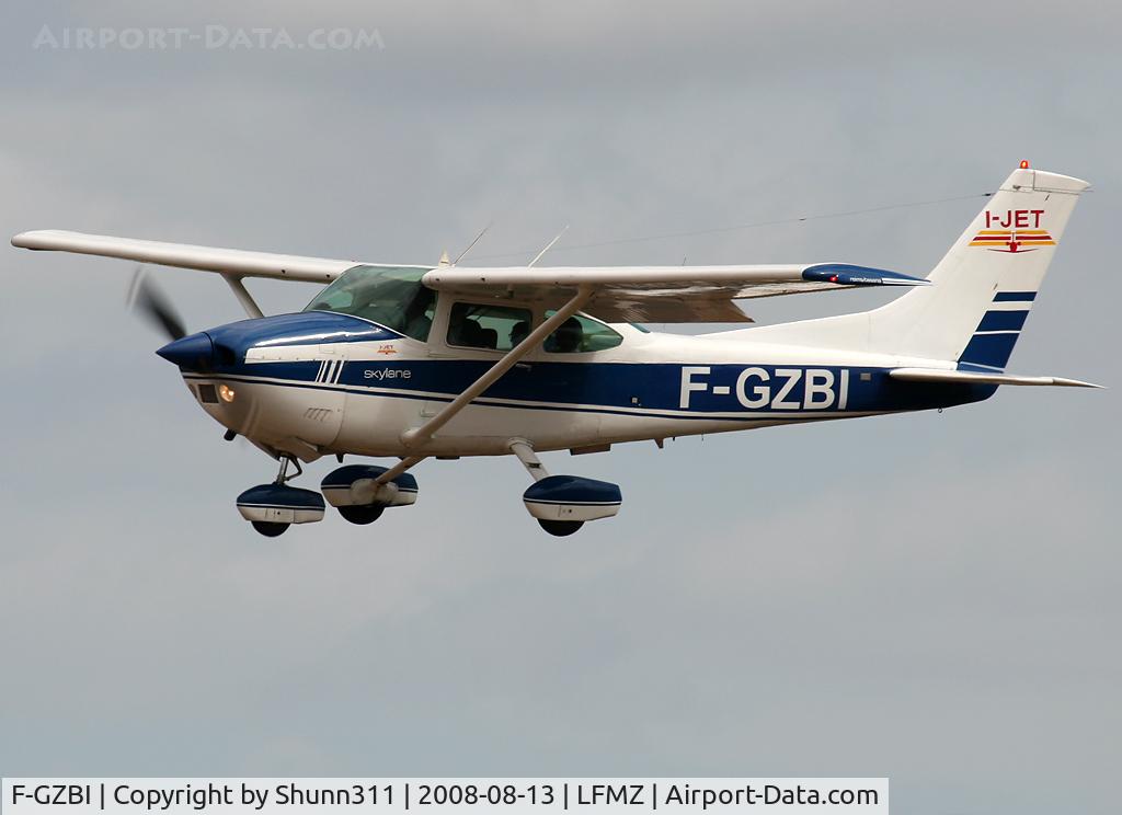 F-GZBI, 1977 Reims F182Q C/N F1820062, On landing...