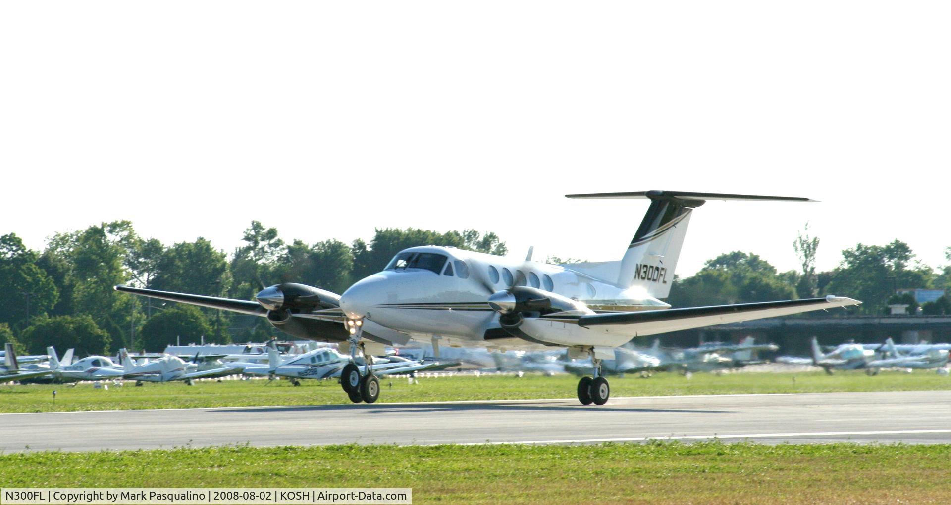 N300FL, 1998 Raytheon B200 King Air C/N BB-1629, Beech B200
