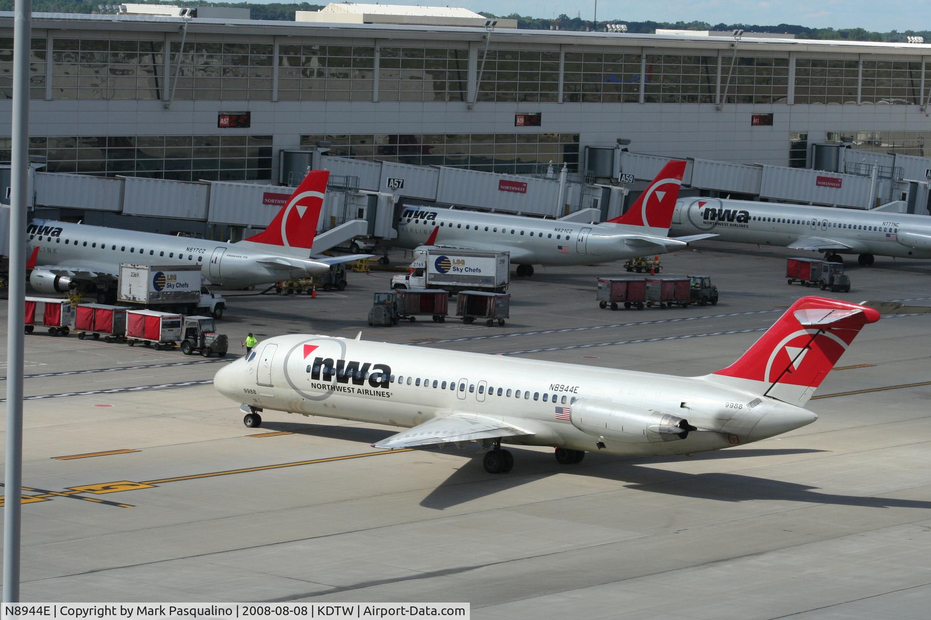 N8944E, 1968 Douglas DC-9-31 C/N 47167, DC-9-31