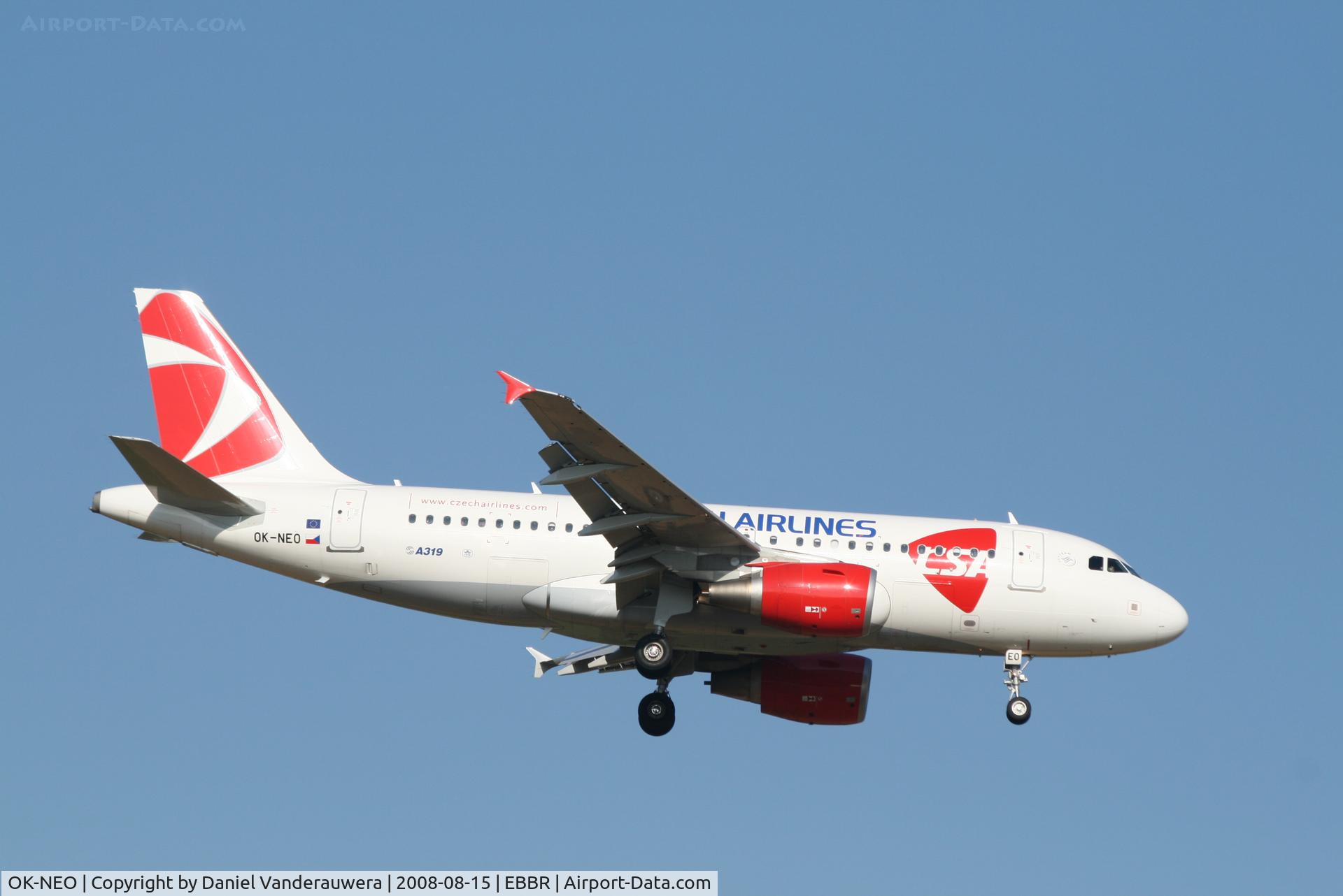 OK-NEO, 2008 Airbus A319-112 C/N 3452, descending to rwy 02