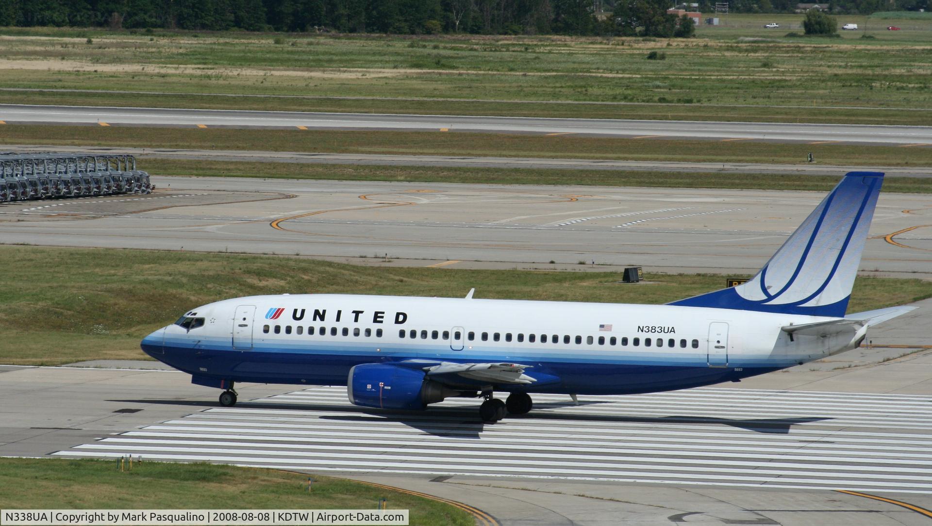 N338UA, 1988 Boeing 737-322 C/N 24242, Boeing 737-300