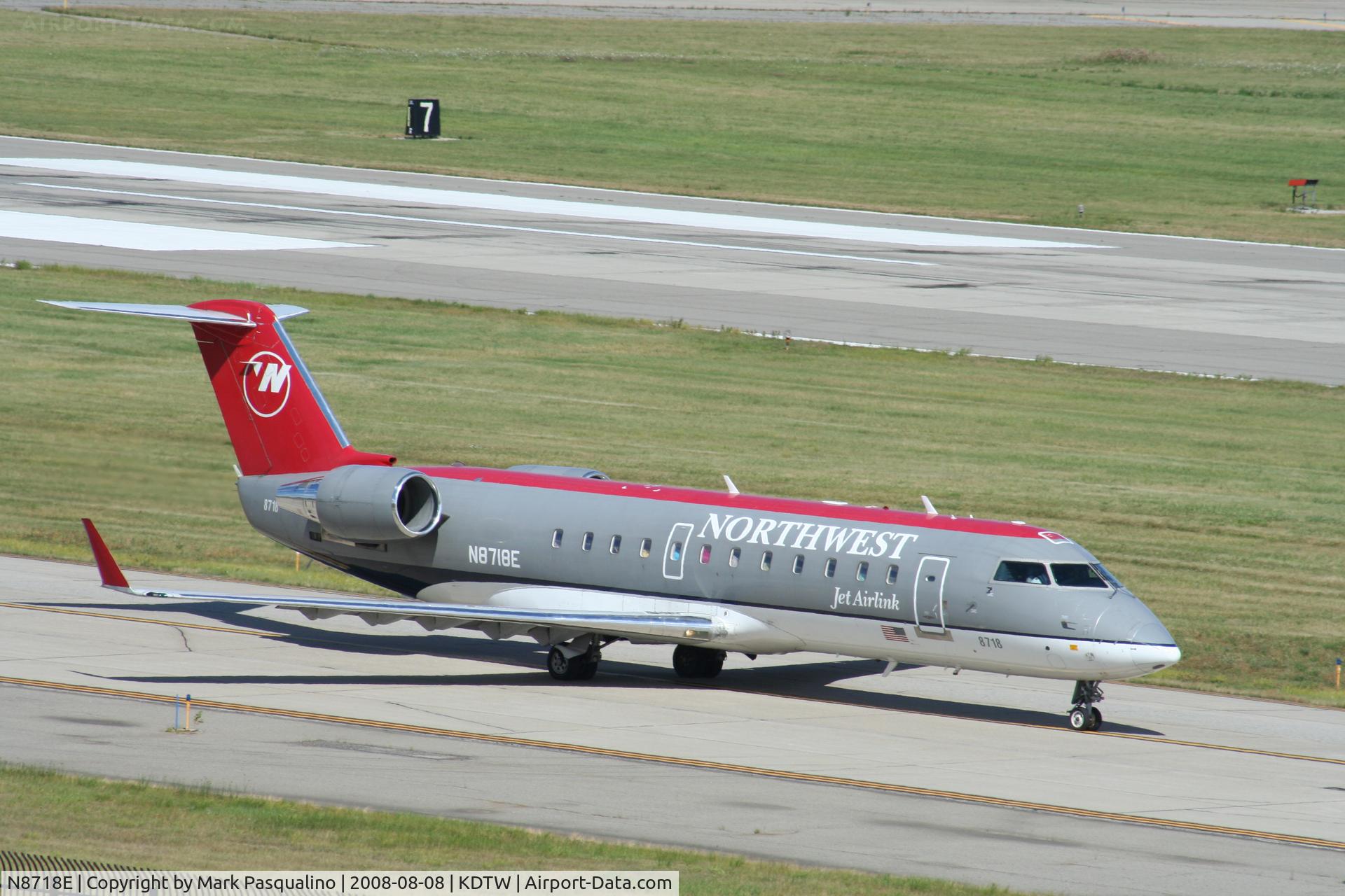N8718E, 2002 Bombardier CRJ-200 (CL-600-2B19) C/N 7718, CL-600-2B19
