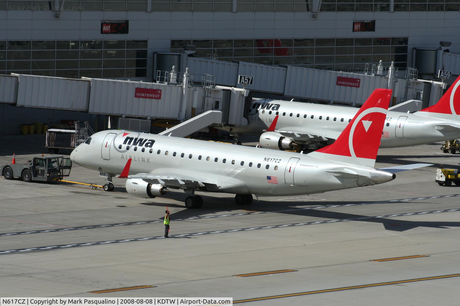 N617CZ, 2008 Embraer 175LR (ERJ-170-200LR) C/N 17000210, ERJ170-200LR