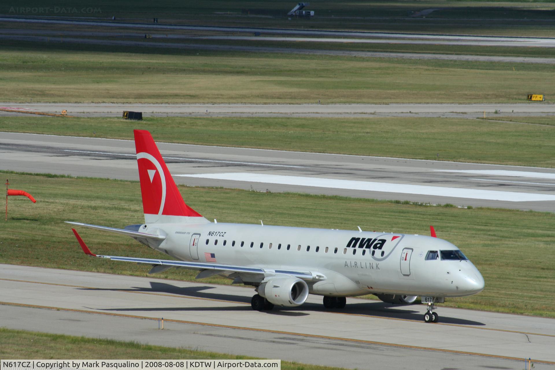 N617CZ, 2008 Embraer 175LR (ERJ-170-200LR) C/N 17000210, ERJ170-200LR