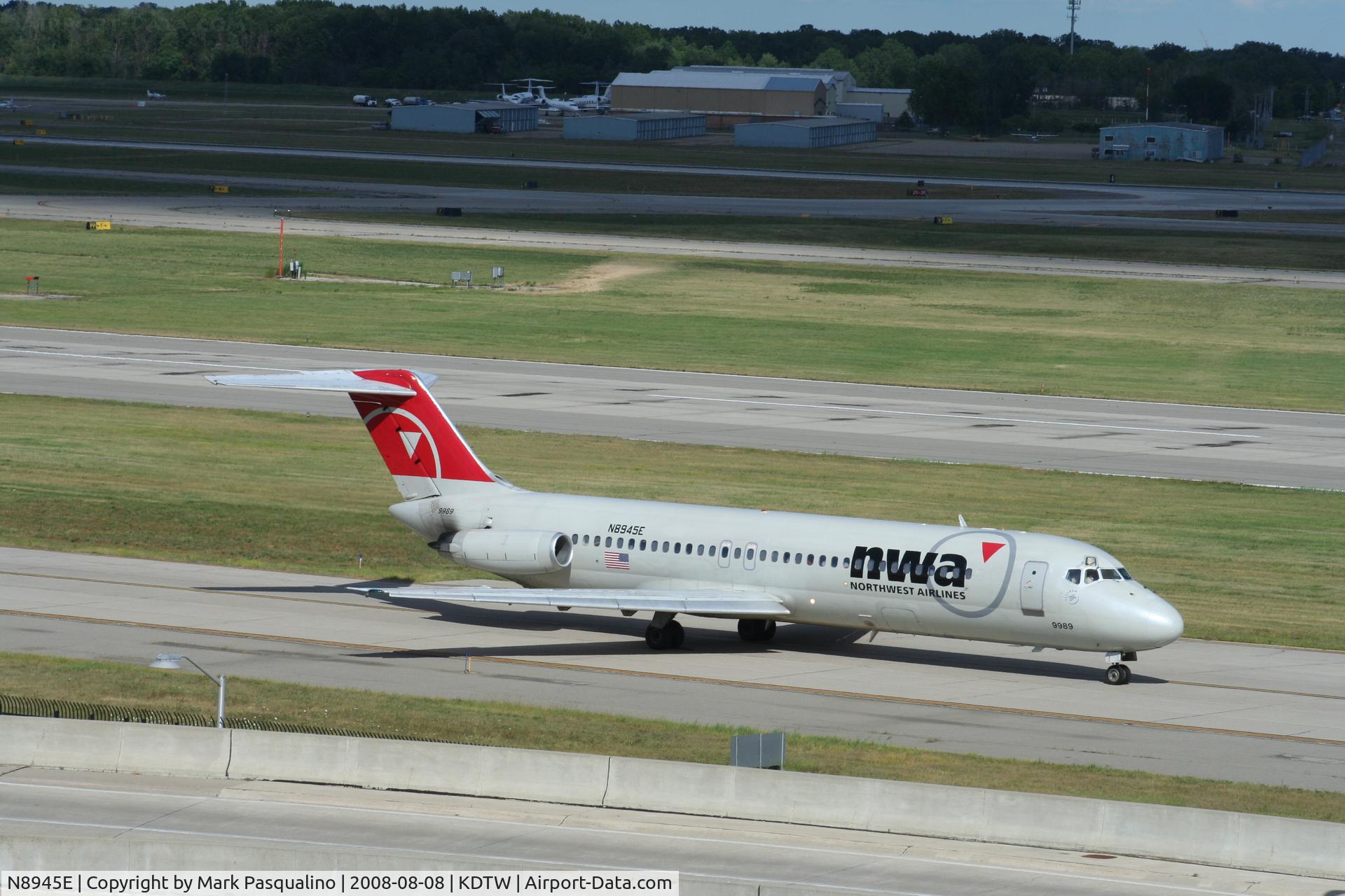N8945E, 1968 Douglas DC-9-31 C/N 47181, DC-9-31