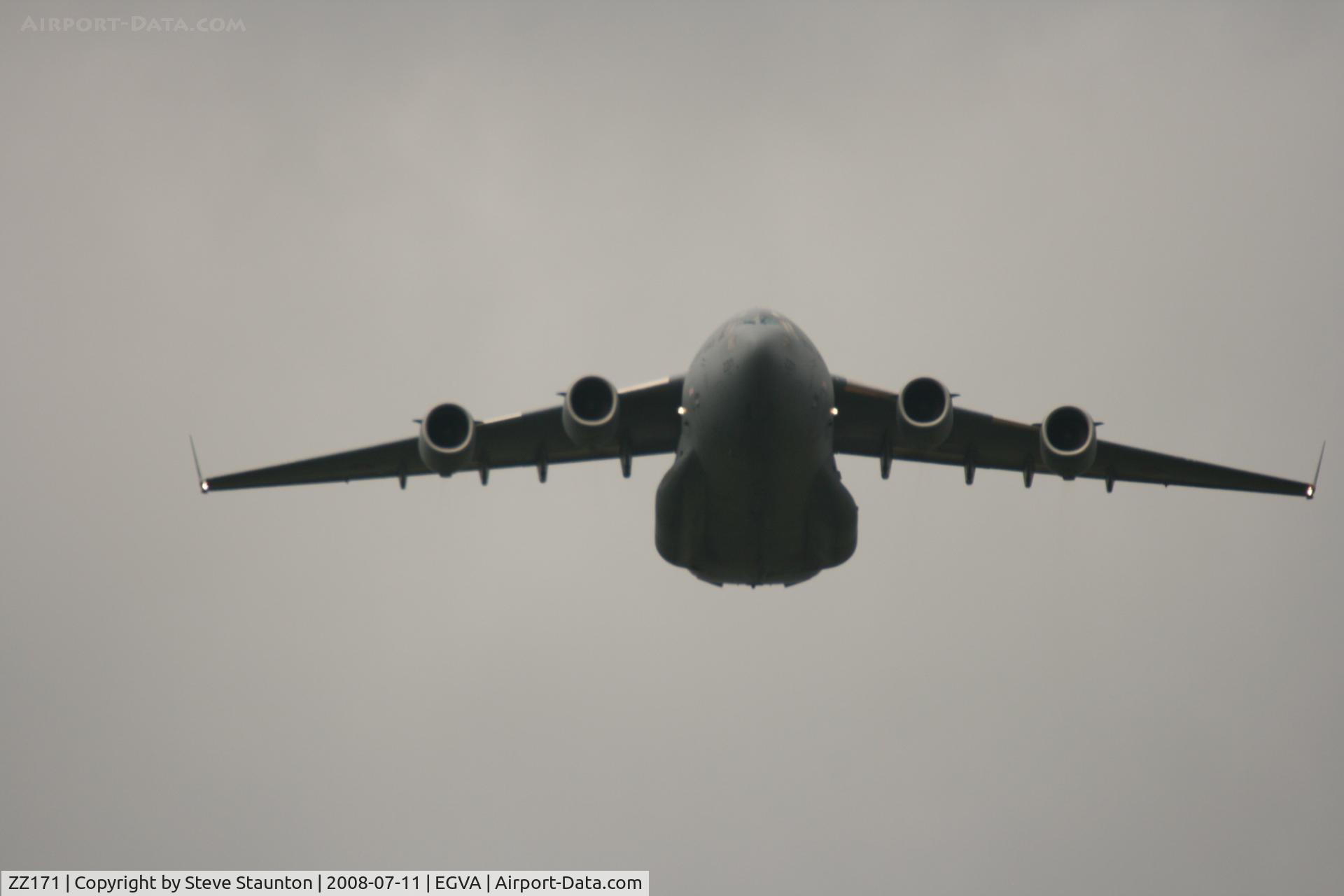 ZZ171, 2000 Boeing C-17A Globemaster III C/N F-007, Royal Air Force 90th Anniversary fly past 11th July 2008 at RIAT Fairford in front of Her Majesty The Queen on a cold, wet and gloomy English Summers Day