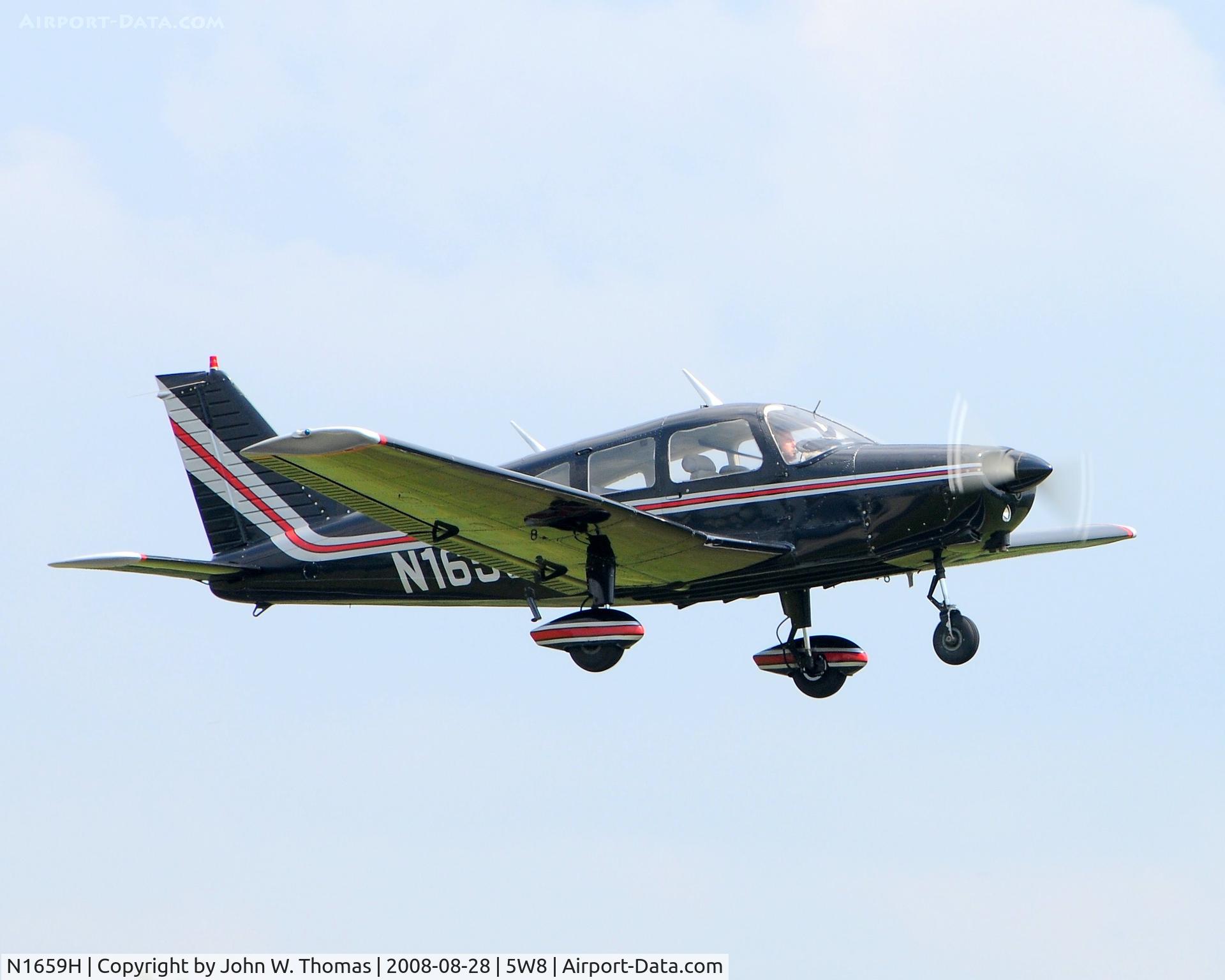 N1659H, Piper PA-28-161 C/N 28-7716036, Departing runway 22