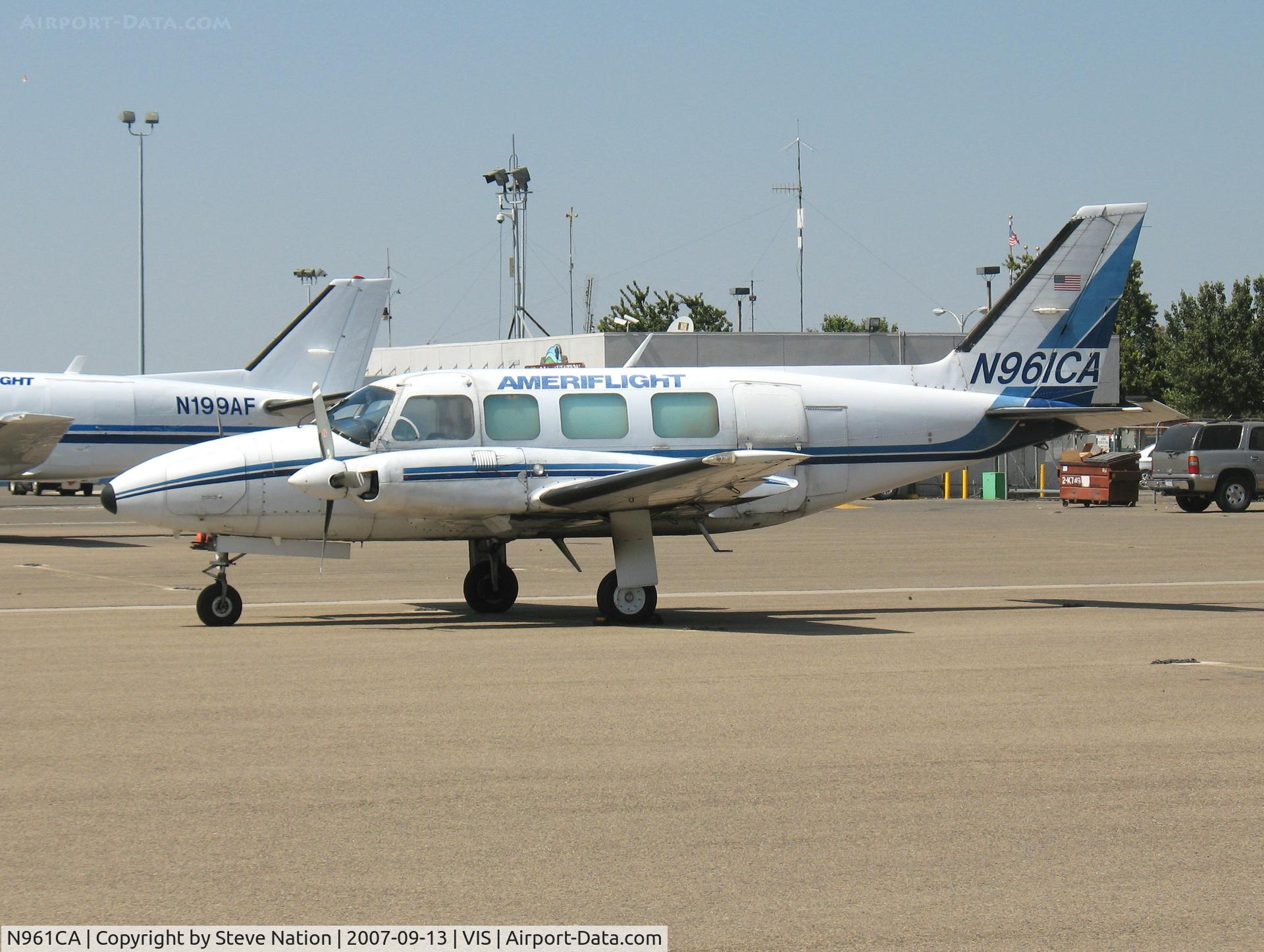 N961CA, 1975 Piper PA-31-350 Chieftain C/N 31-7652014, Ameriflight 1975 Piper PA-31-350 away from her home base at OAK and on the ramp @ Visalia, CA