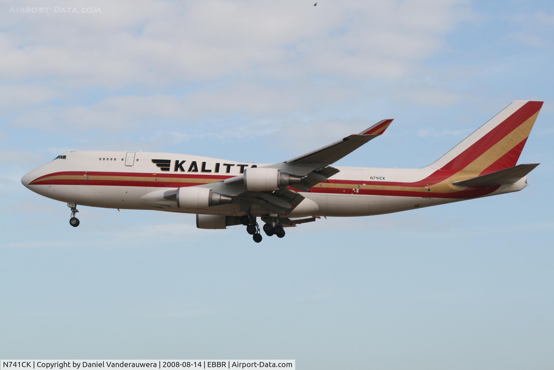 N741CK, 1989 Boeing 747-4H6 C/N 24315, arrival of flight K4 208 to rwy 25L