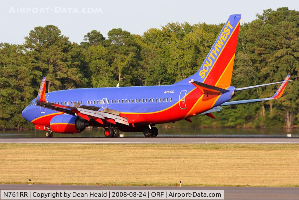 N761RR, 2000 Boeing 737-7H4 C/N 27875, Southwest Airlines N761RR (FLT SWA1015) from Nashville Int'l (KBNA) rolling out on RWY 5.