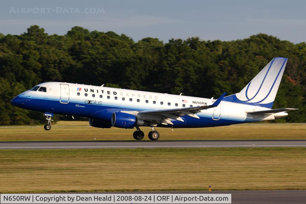 N650RW, 2005 Embraer 170SE (ERJ-170-100SE) C/N 17000071, United Express (operated by Shuttle America) N650RW (FLT TCF7672) departing RWY 5 enroute to Chicago O'Hare Int'l (KORD).