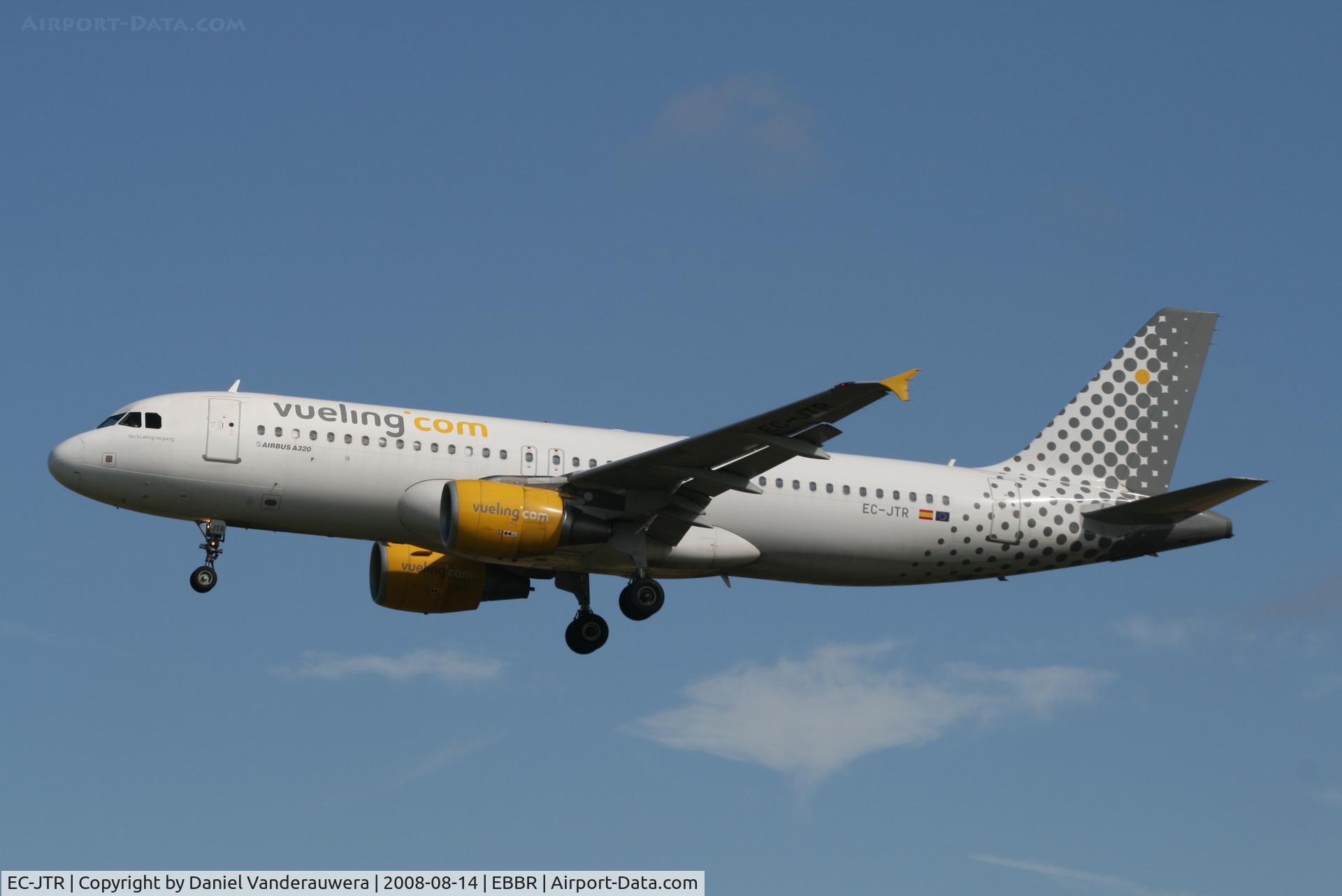 EC-JTR, 2006 Airbus A320-214 C/N 2798, arrival of flight VY5210 to rwy 25L