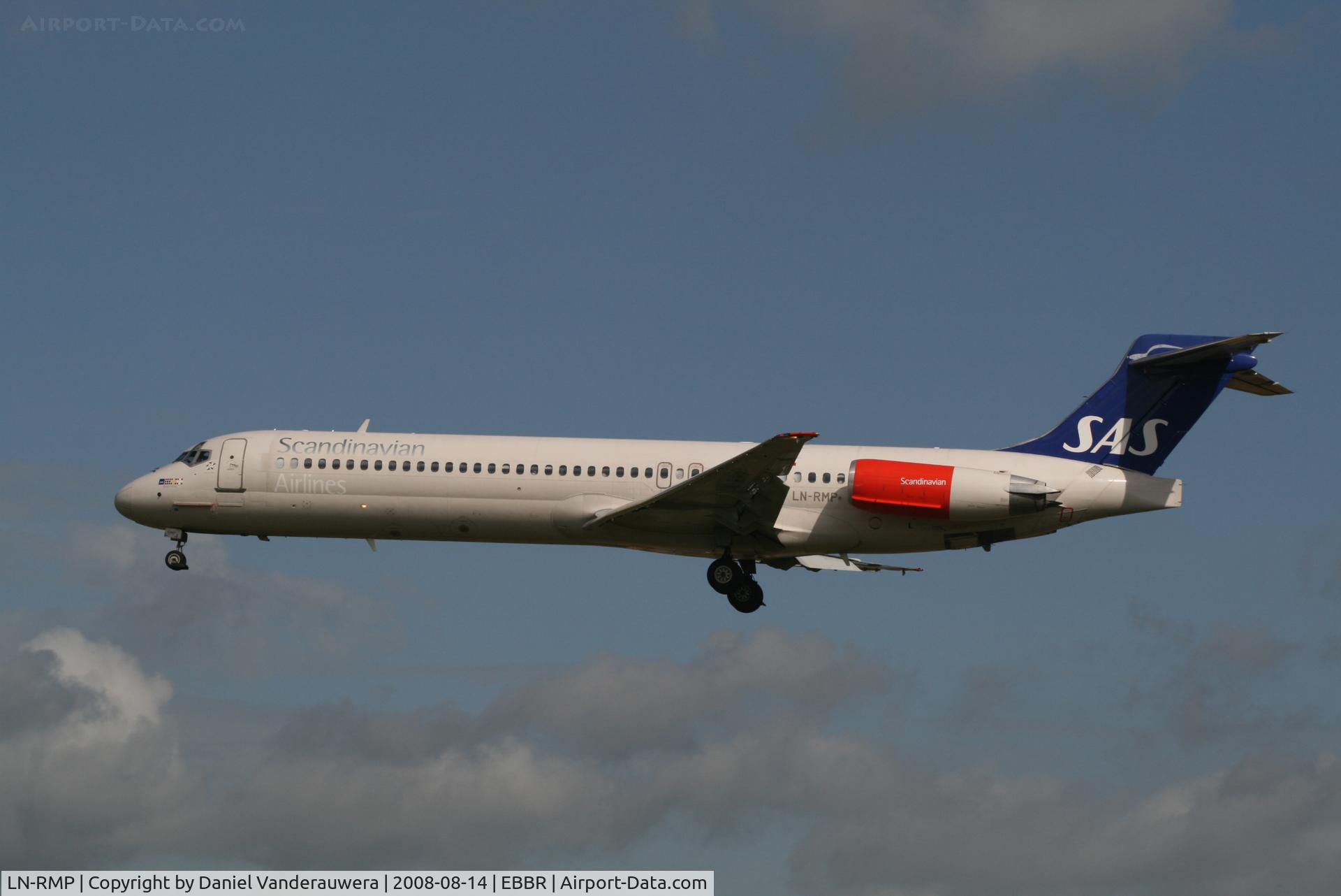 LN-RMP, 1991 McDonnell Douglas MD-87 (DC-9-87) C/N 53337, arrival of flight SK593 to rwy 25L
