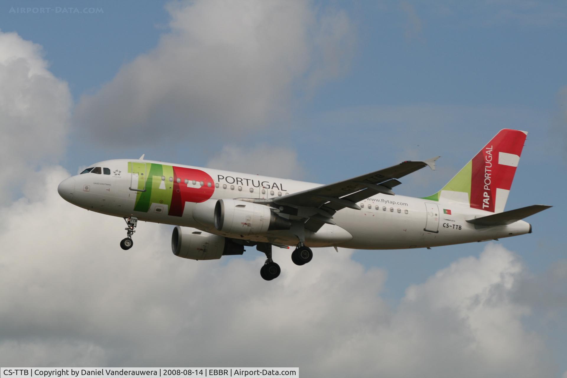 CS-TTB, 1997 Airbus A319-111 C/N 755, arrival of flight TP604 to rwy 25L
