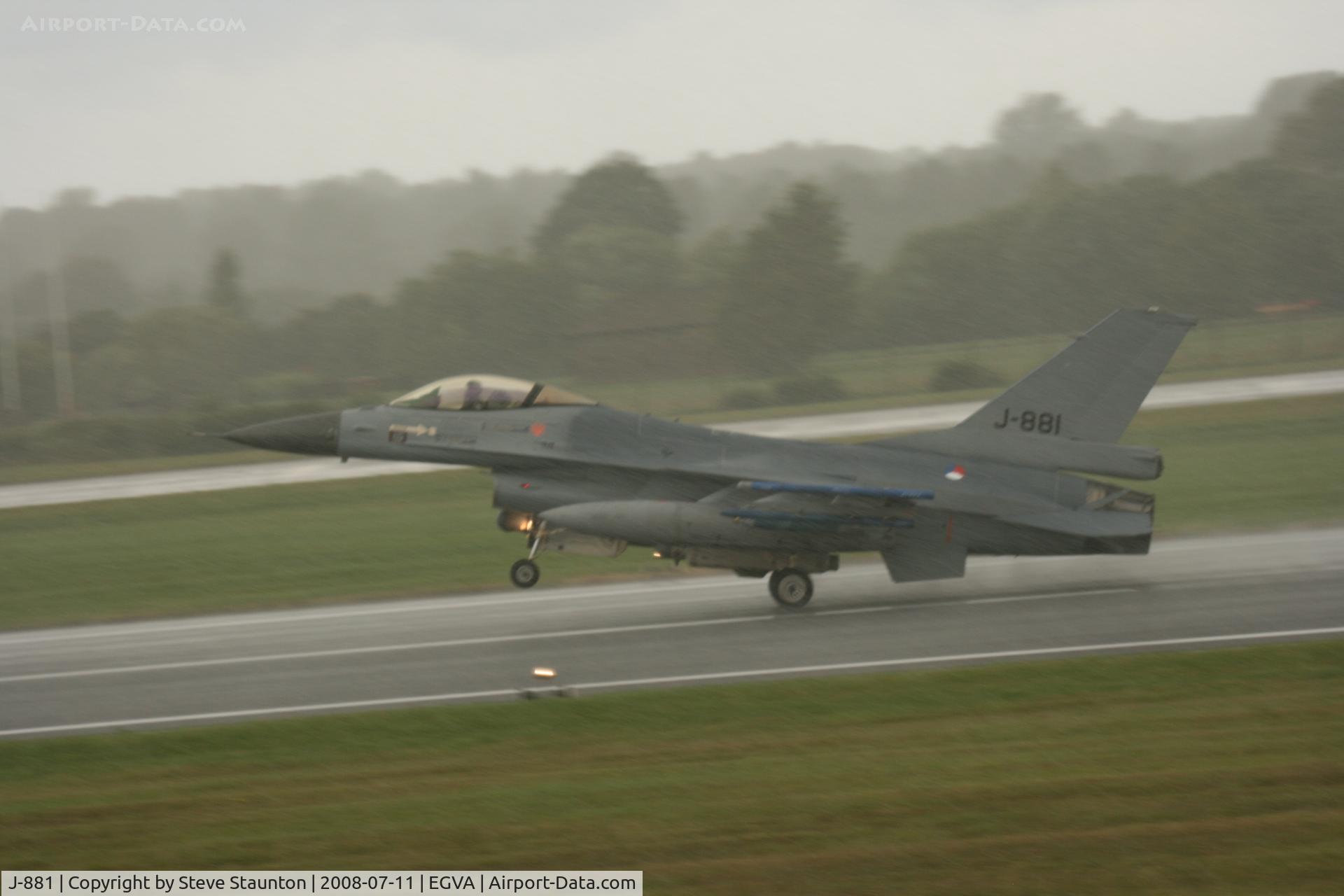 J-881, Fokker F-16AM Fighting Falcon C/N 6D-98, Taken at the Royal International Air Tattoo 2008 during arrivals and departures (show days cancelled due to bad weather)
