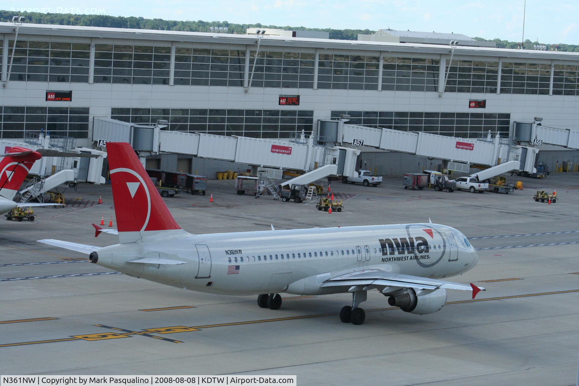 N361NW, 1998 Airbus A320-212 C/N 0907, Airbus A320