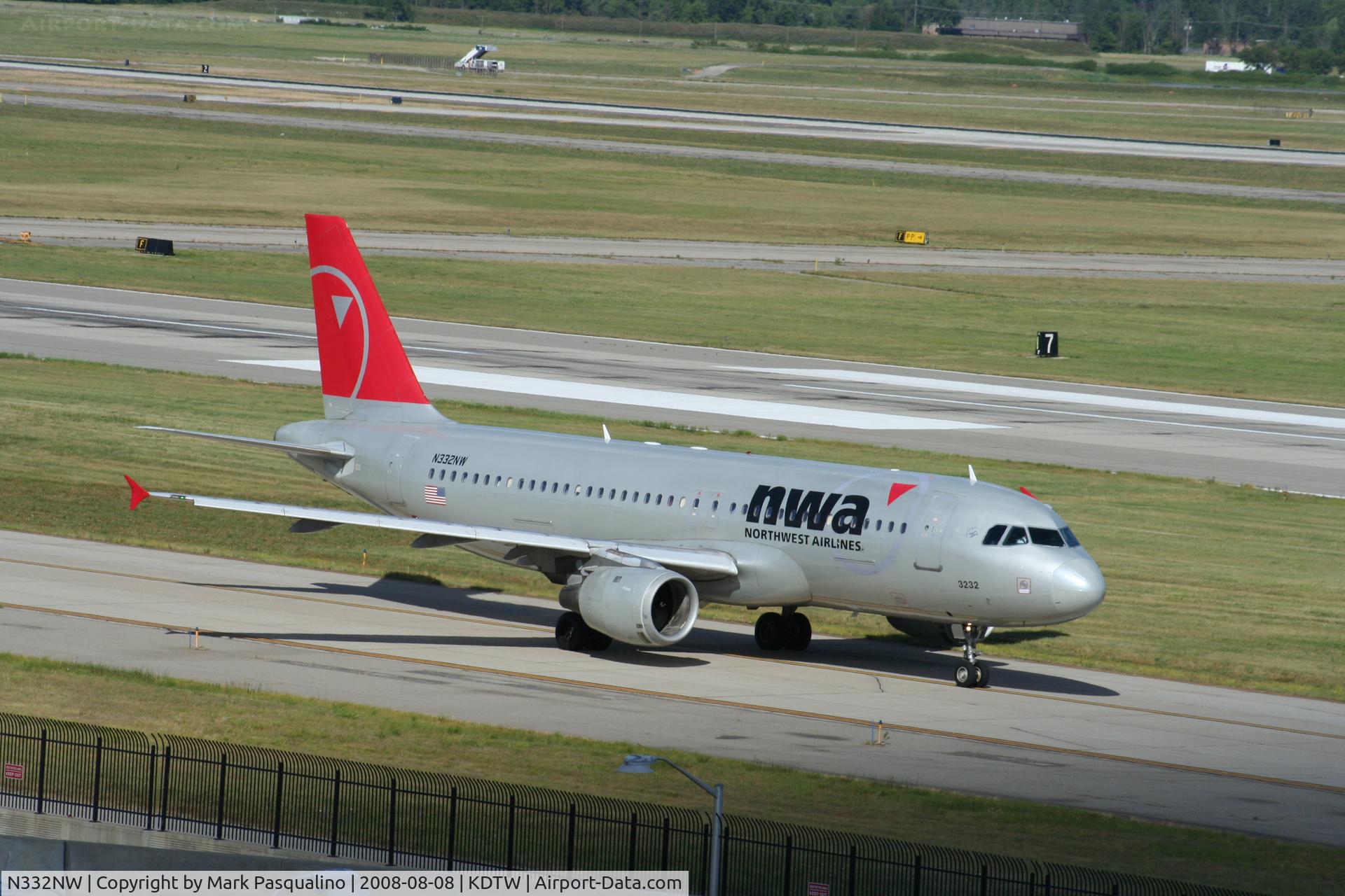 N332NW, 1992 Airbus A320-211 C/N 319, Airbus A320
