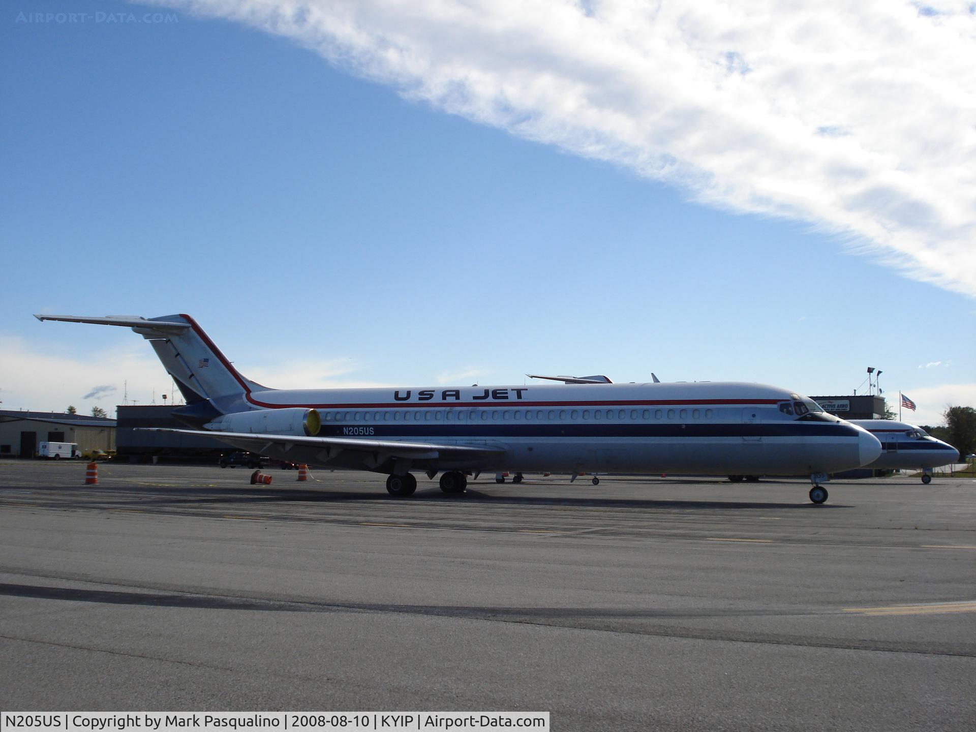 N205US, 1976 McDonnell Douglas DC-9-32F C/N 47690, DC-9-32F