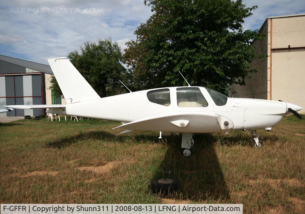 F-GFFR, Socata TB-20 C/N 671, Parked in all white c/s without registration... On maintenance...