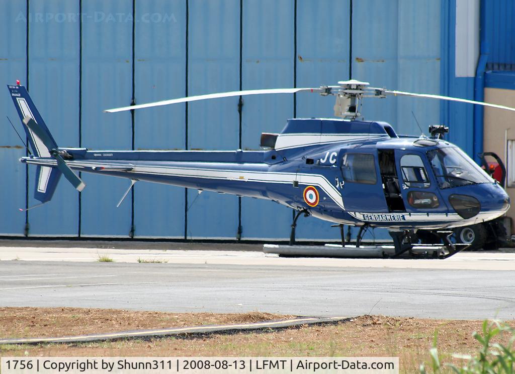 1756, Aérospatiale AS-350B Écureuil C/N 1756, At his home base...