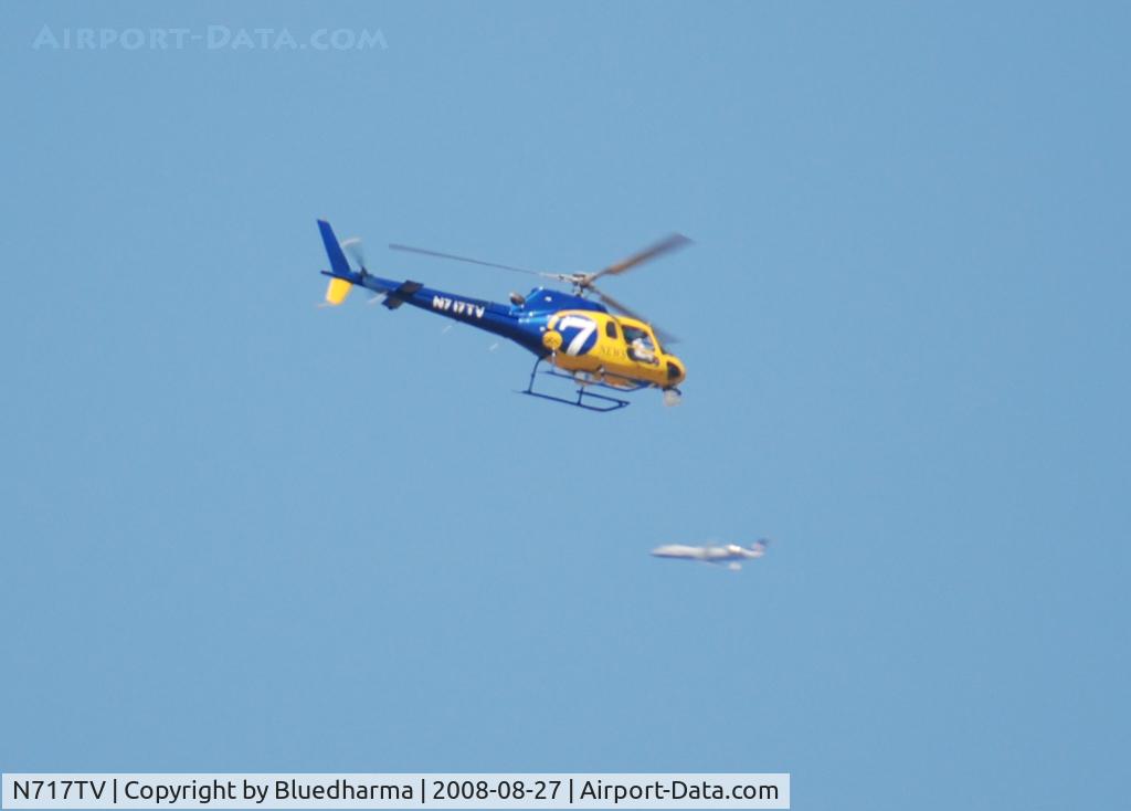 N717TV, 2003 Eurocopter AS-350B-2 Ecureuil C/N 3761, Channel 7 News heading towards downtown Denver for the DNC event.