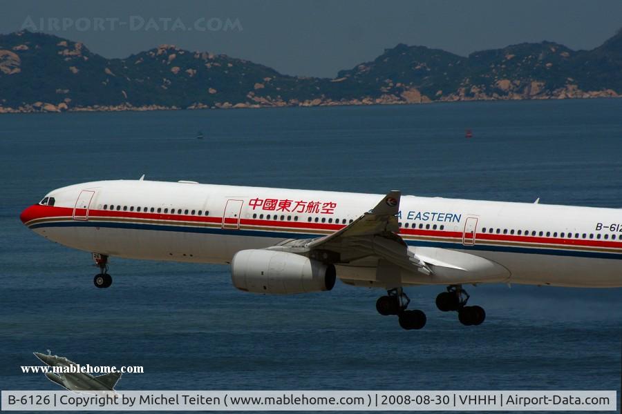 B-6126, 2006 Airbus A330-343X C/N 777, China Eastern approaching 25R