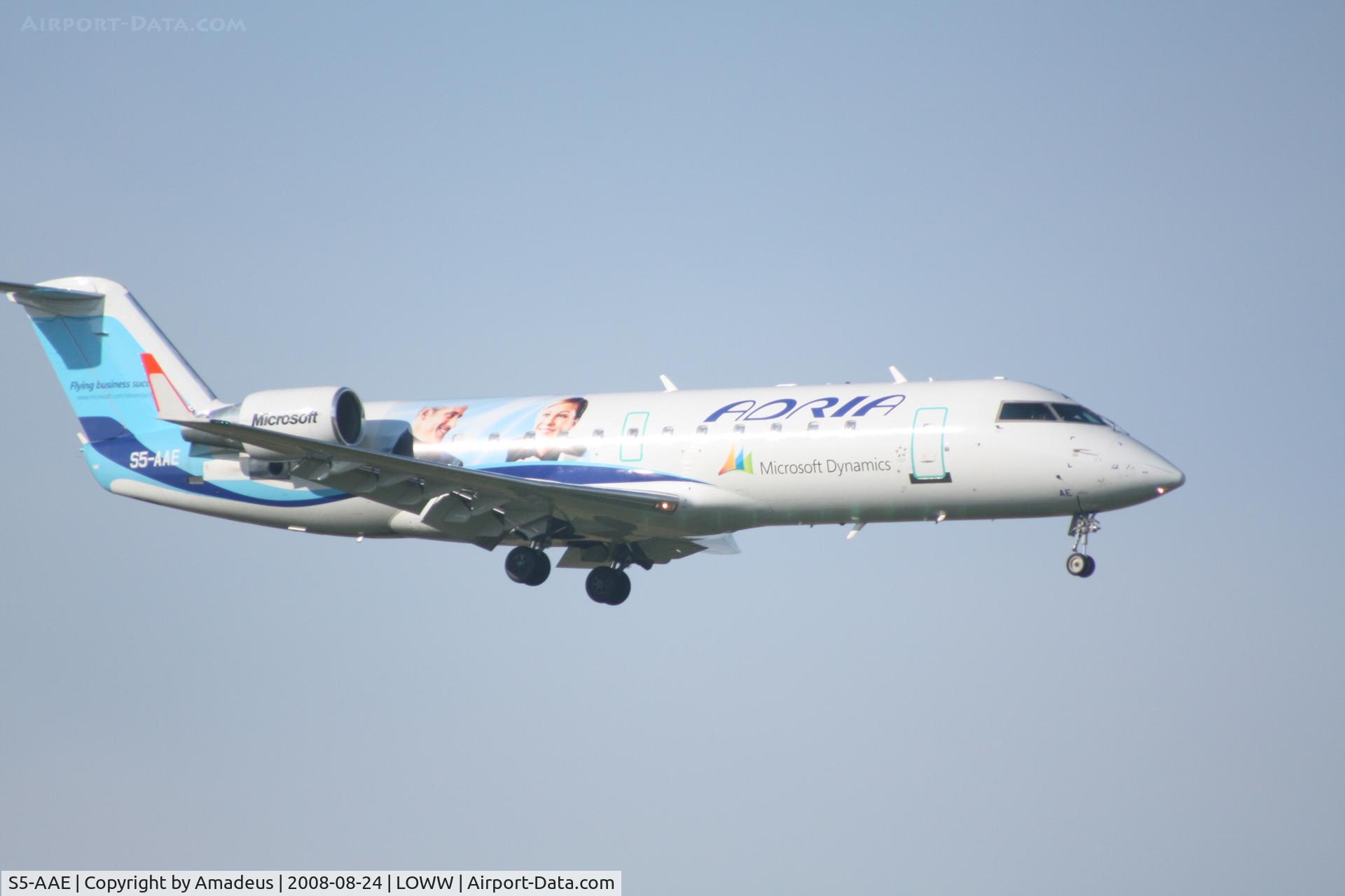 S5-AAE, 1998 Canadair CRJ-200LR (CL-600-2B19) C/N 7170, Canadair RJ200 landing RWY34