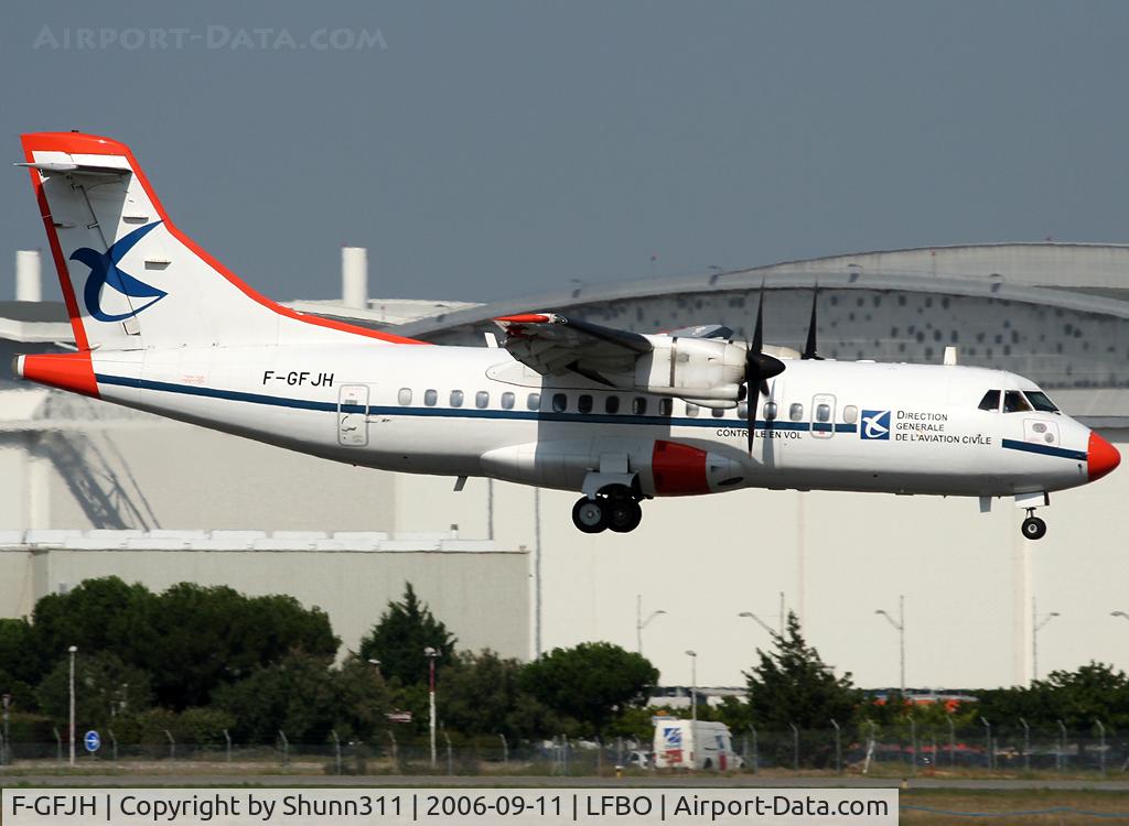 F-GFJH, 1987 ATR 42-300 C/N 049, Landing rwy 14R