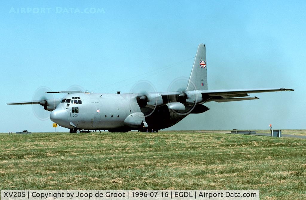 XV205, Lockheed C-130K Hercules C.1 C/N 382-4230, I do like those smoking engines of the older Hercules.