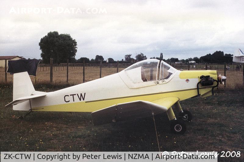 ZK-CTW, Jodel D-9UL Bebe C/N A9-18, P A Singleton, Wellington - 1998
