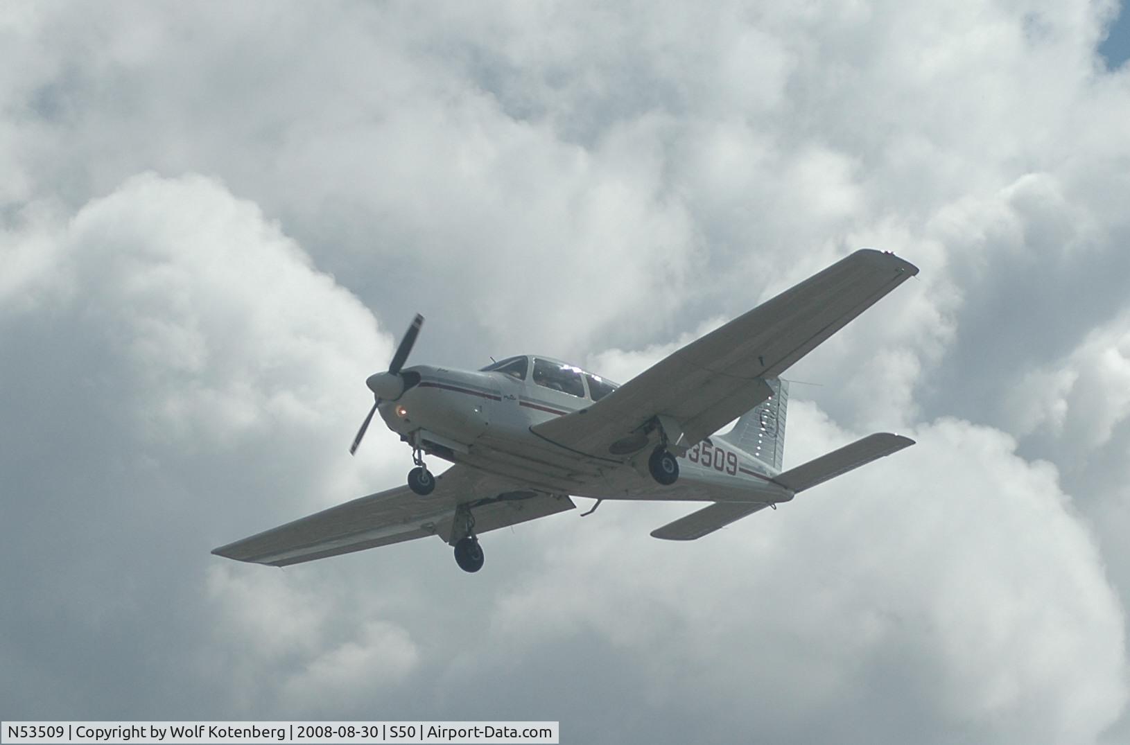N53509, 2002 Piper PA-28R-201 Cherokee Arrow III C/N 2844071, on final