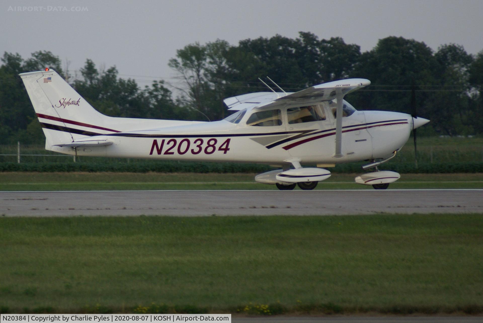 N20384, 1972 Cessna 172M C/N 17261244, On Runway 36R at Airventure 2008