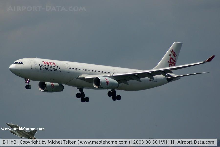 B-HYB, 1995 Airbus A330-342 C/N 106, Dragonair in approach on runway 25R