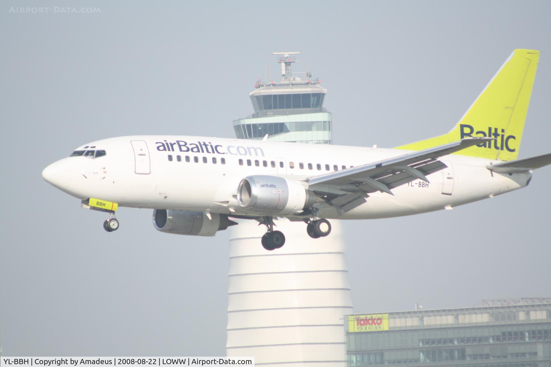 YL-BBH, 1990 Boeing 737-548 C/N 24968, Boeing 737 landing RWY16