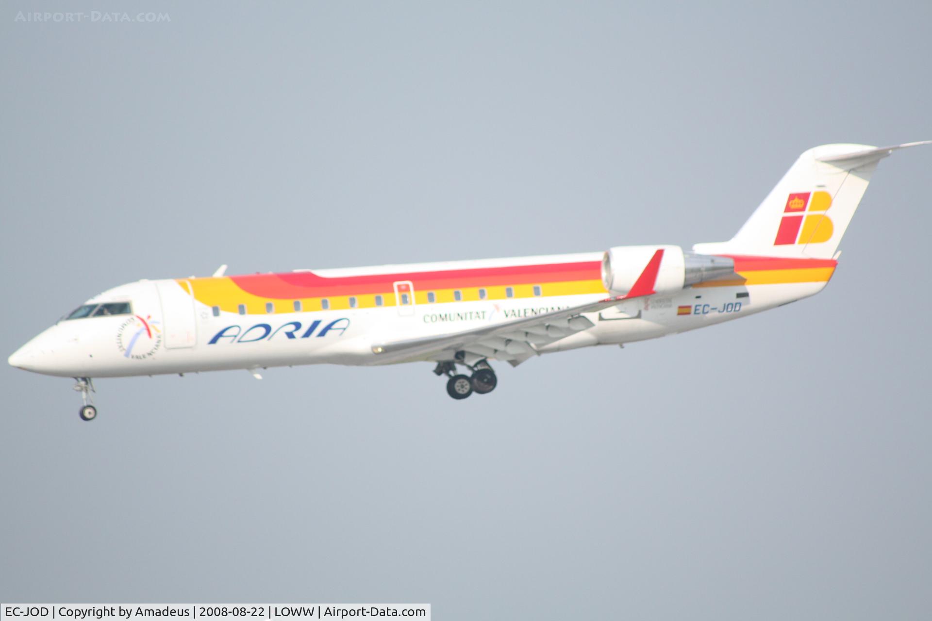 EC-JOD, 2006 Bombardier CRJ-200ER (CL-600-2B19) C/N 8061, Canadair RJ200 landing RWY16