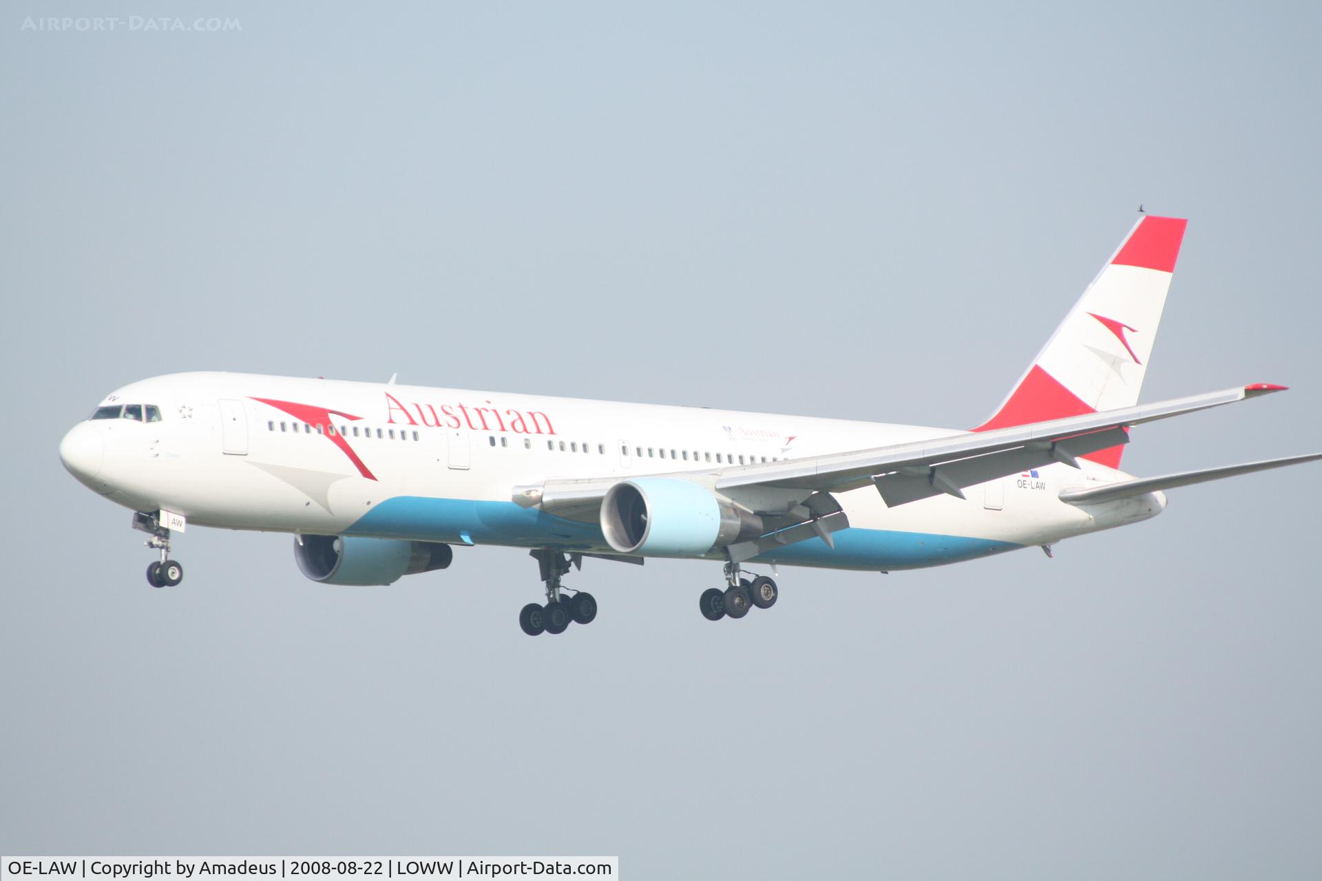 OE-LAW, 1992 Boeing 767-3Z9/ER C/N 26417, Boeing 767 landing RWY16