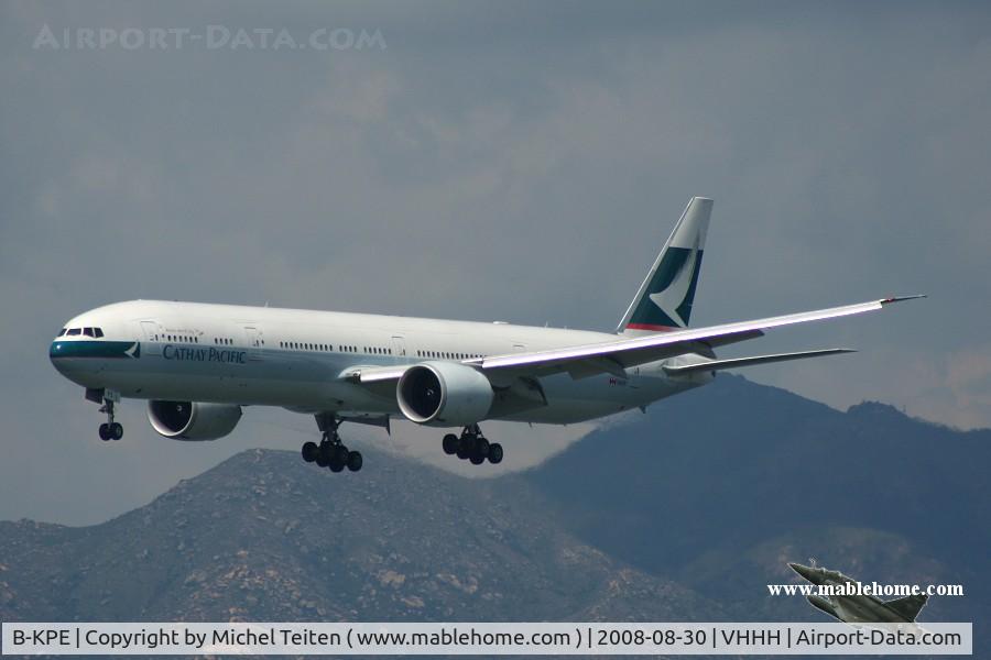 B-KPE, 2007 Boeing 777-367/ER C/N 36156, Cathay Pacific approaching runway 25R