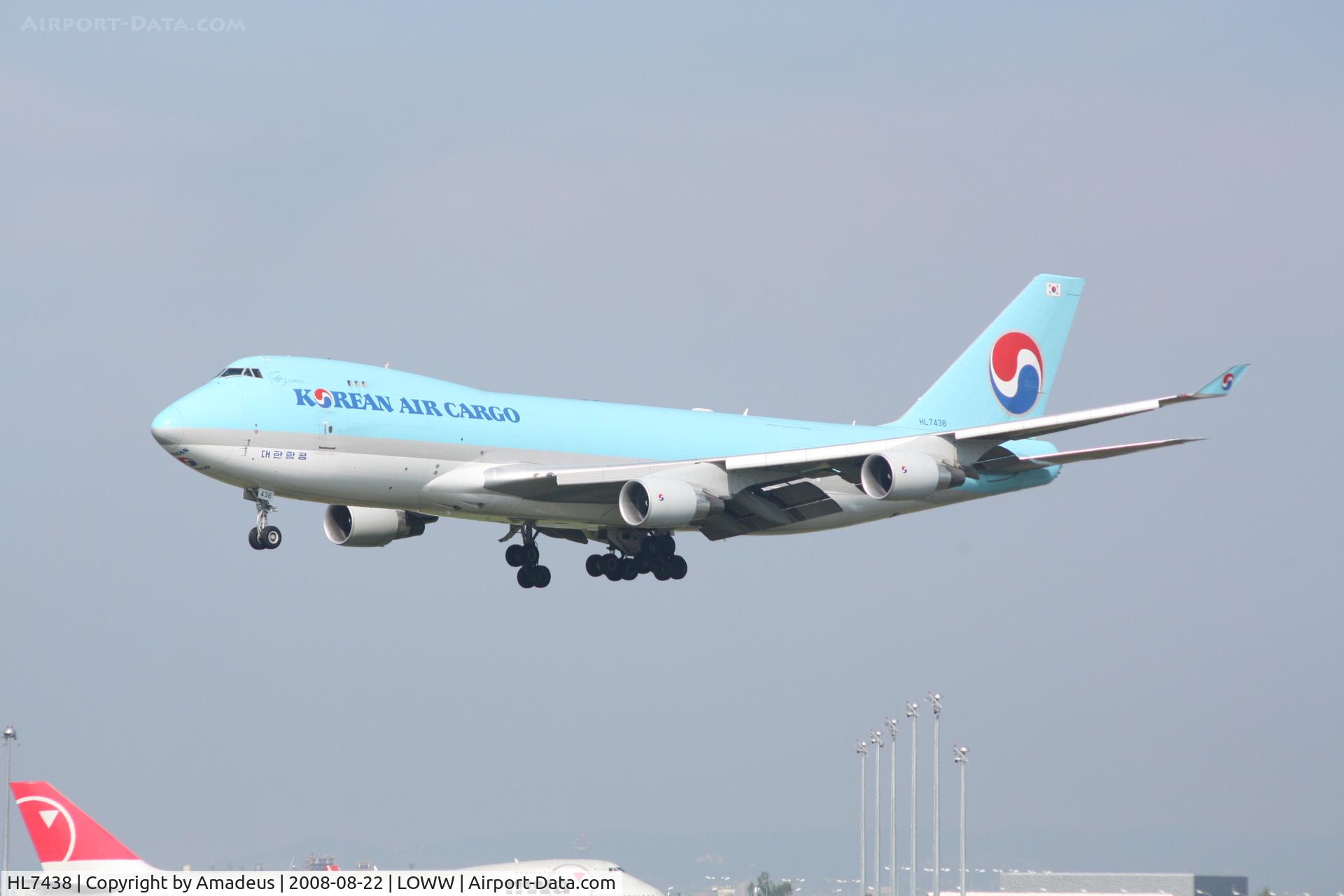 HL7438, 2003 Boeing 747-4B5ERF C/N 33515, Boeing 747 landing RWY16