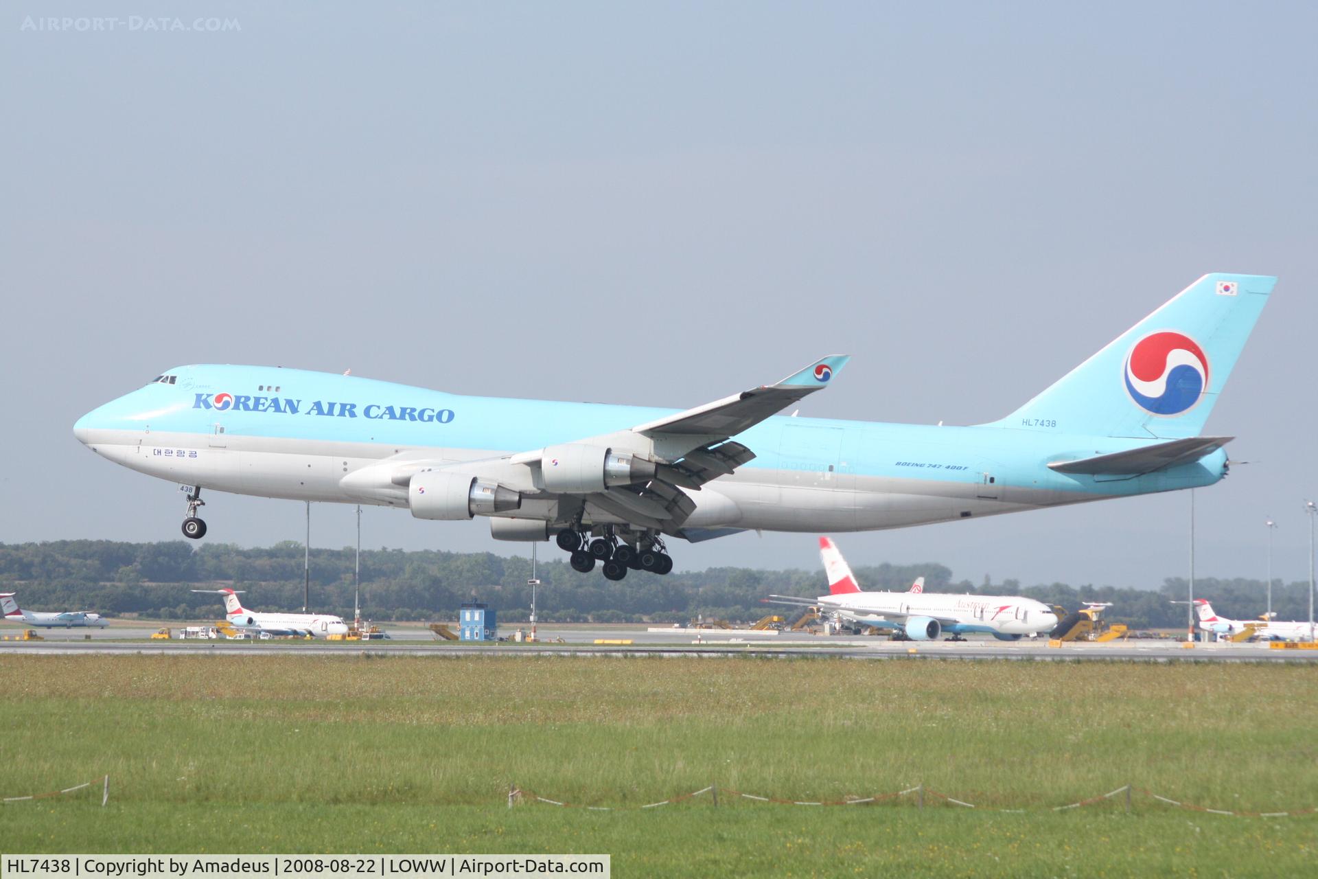 HL7438, 2003 Boeing 747-4B5ERF C/N 33515, Boeing 747 landing RWY16